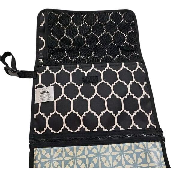 Skip Hop Diaper Changing Mat Clutch Travel Portable Black Beige NWOT - Picture 10 of 10